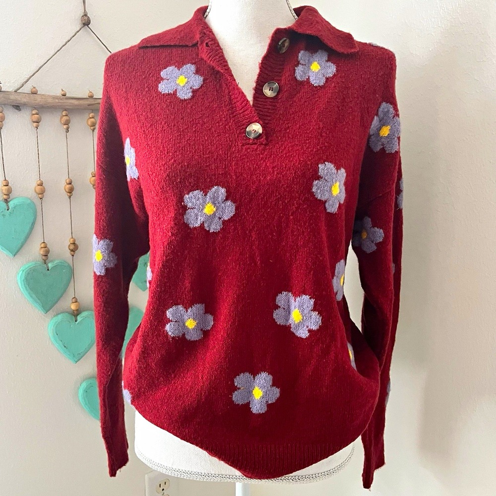 FOREVER 21 Red purple daisy collared button neck long sleeve pullover sweater S